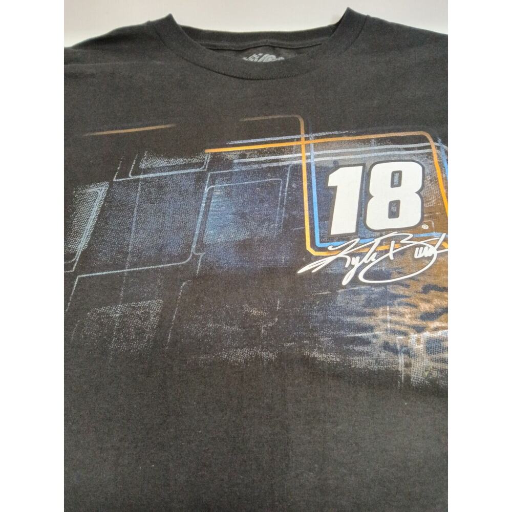 Joe Gibbs Racing Kyle Busch 18 M&M 2017 NASCAR T-Shirt Black Men's 2XL